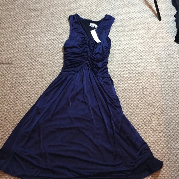 Halston Heritage NWT Navy Shirred Midi Dress - Picture 1 of 7